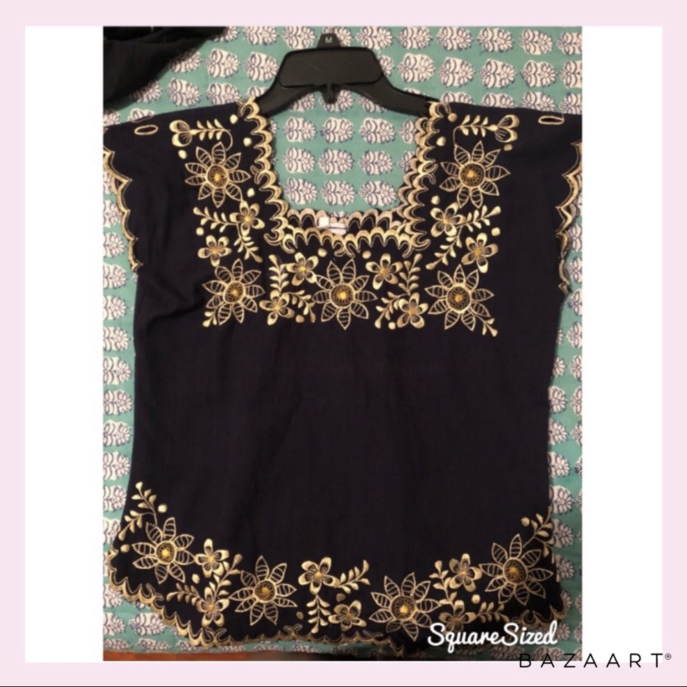 Embroidered Blouse - Mexican Style 🌺